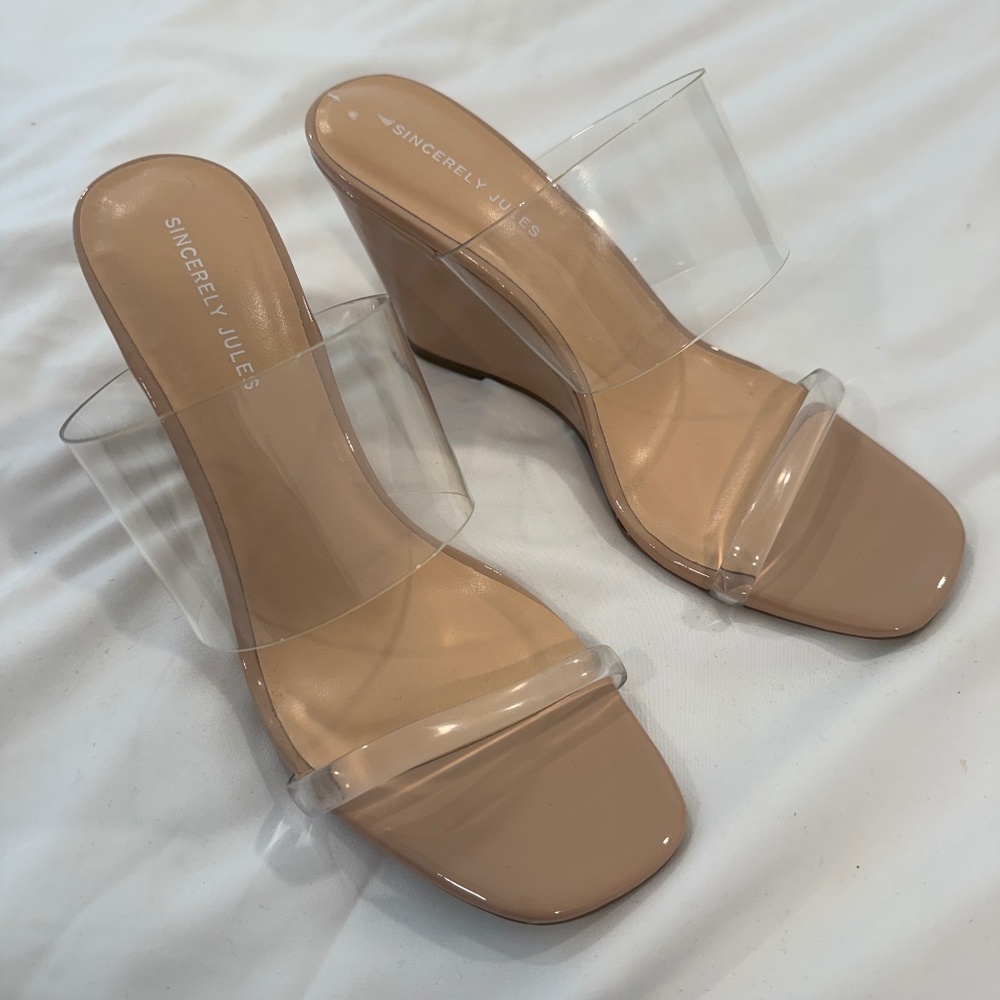 NWOT Women’s Nude Wedge Sandal